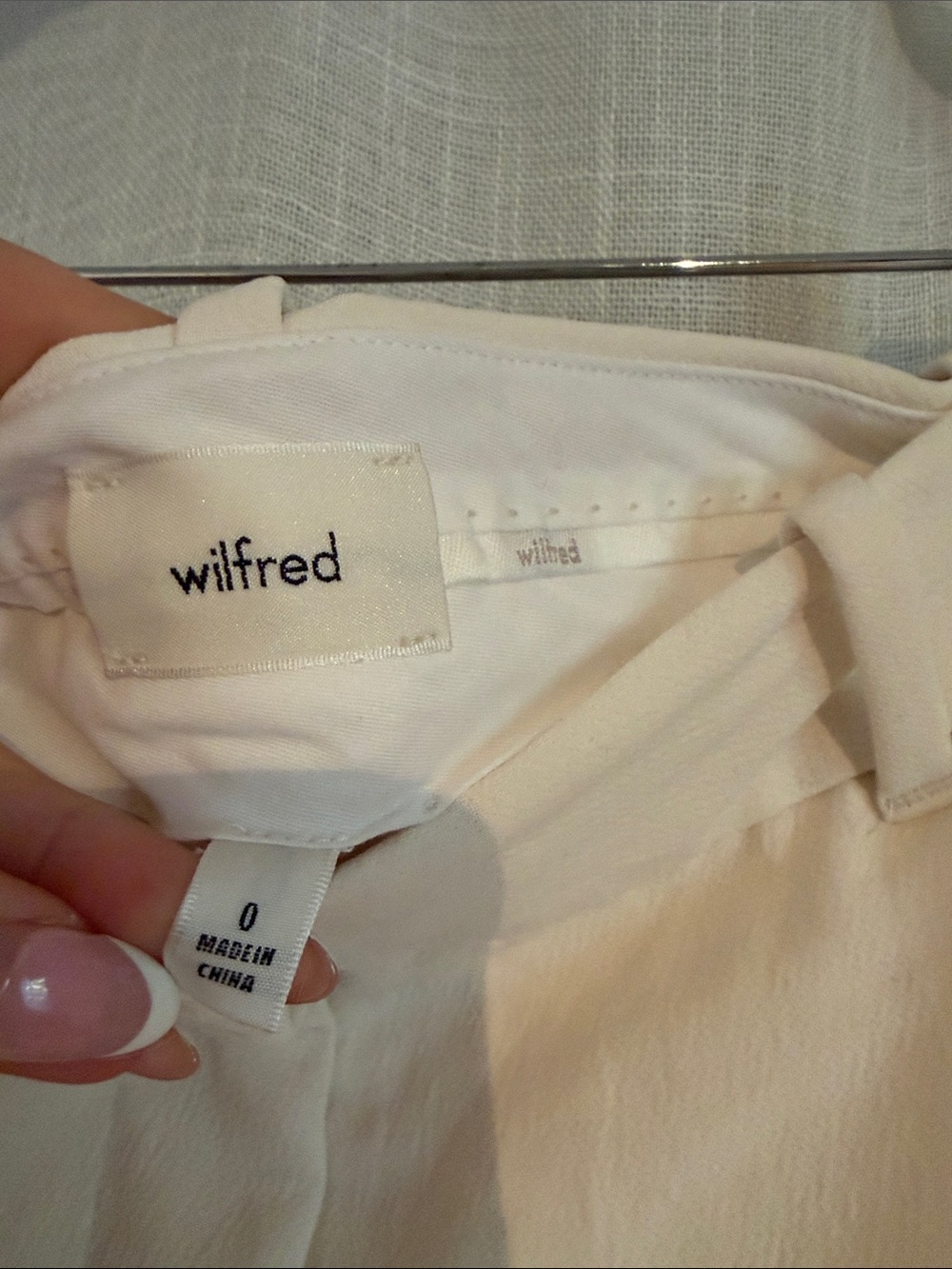 Aritzia High-Waist Tailored Shorts - Picture 2 of 4